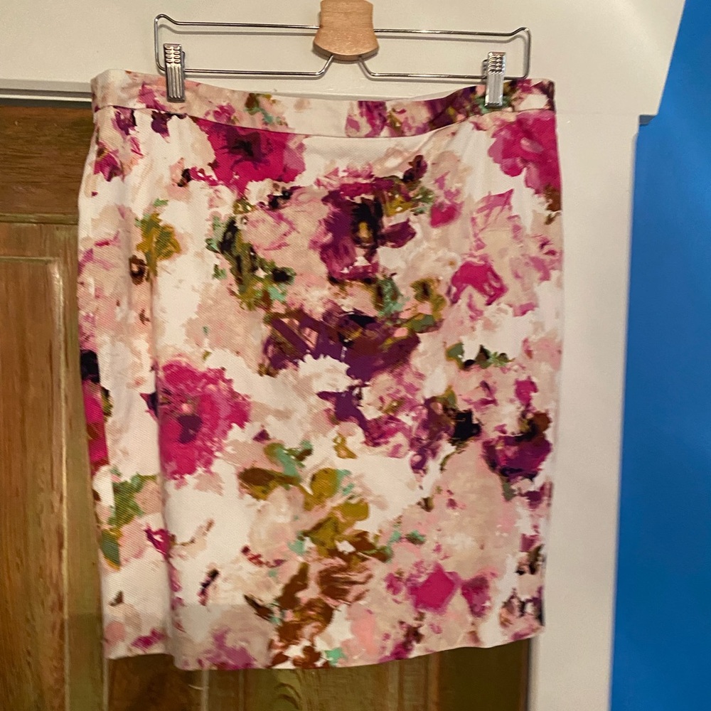 Super cute pencil skirt